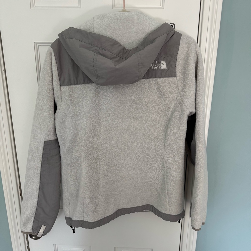 North Face, Denali Hoodie, XS, White with Gray hooded jacket - Picture 5 of 6